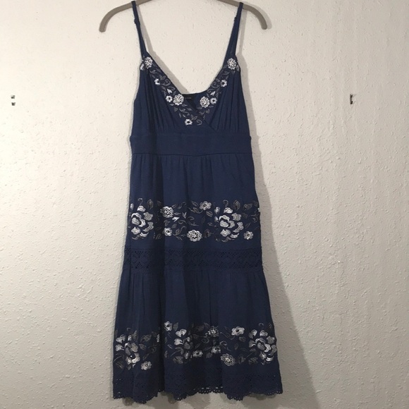 INC Navy V-neck Tiered Embroidered Sundress size M - Picture 1 of 7